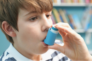 Primeros auxilios para niños asmáticos en el entorno escolar